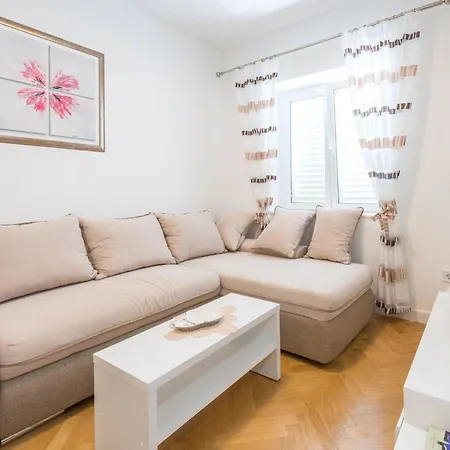 Lucija - Two Bedroom With Balcony And Sea View Apartmán Dubrovník