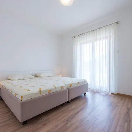 Apartmán Lucija - Two Bedroom With Balcony And Sea View *