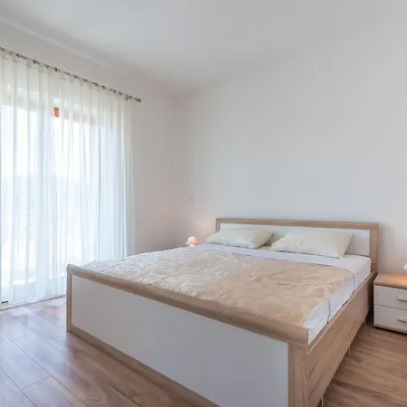 Lucija - Two Bedroom With Balcony And Sea View Apartmán *
