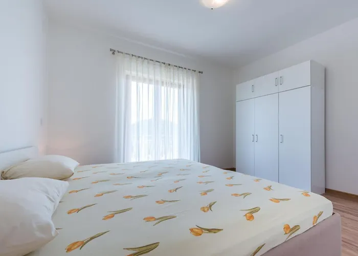 Apartment Lucija - Two Bedroom With Balcony And Sea View *
