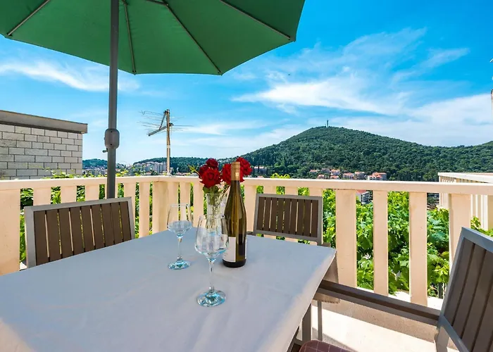 Apartment Lucija - Two Bedroom With Balcony And Sea View Dubrovnik