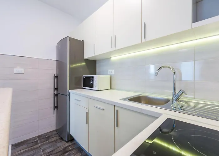 Apartment Lucija - Two Bedroom With Balcony And Sea View Dubrovnik