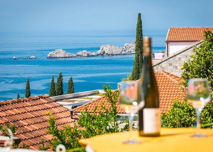Apartment Lucija - Two Bedroom With Balcony And Sea View Dubrovnik