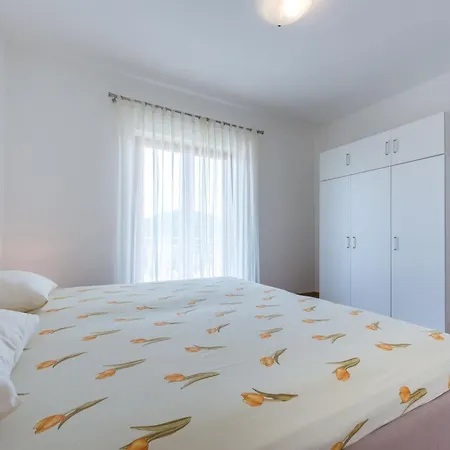 Appartement Lucija - Two Bedroom With Balcony And Sea View *